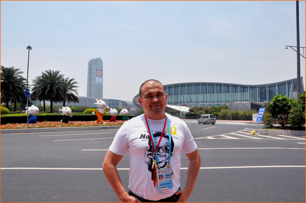 Рушан Гиниятов, основатель AsiaOptom, в Китае