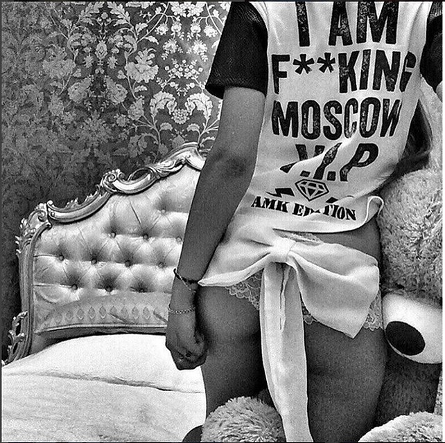 Надпись на футболке: Я добланый московский ВИП. Фото: Инстаграм. 
